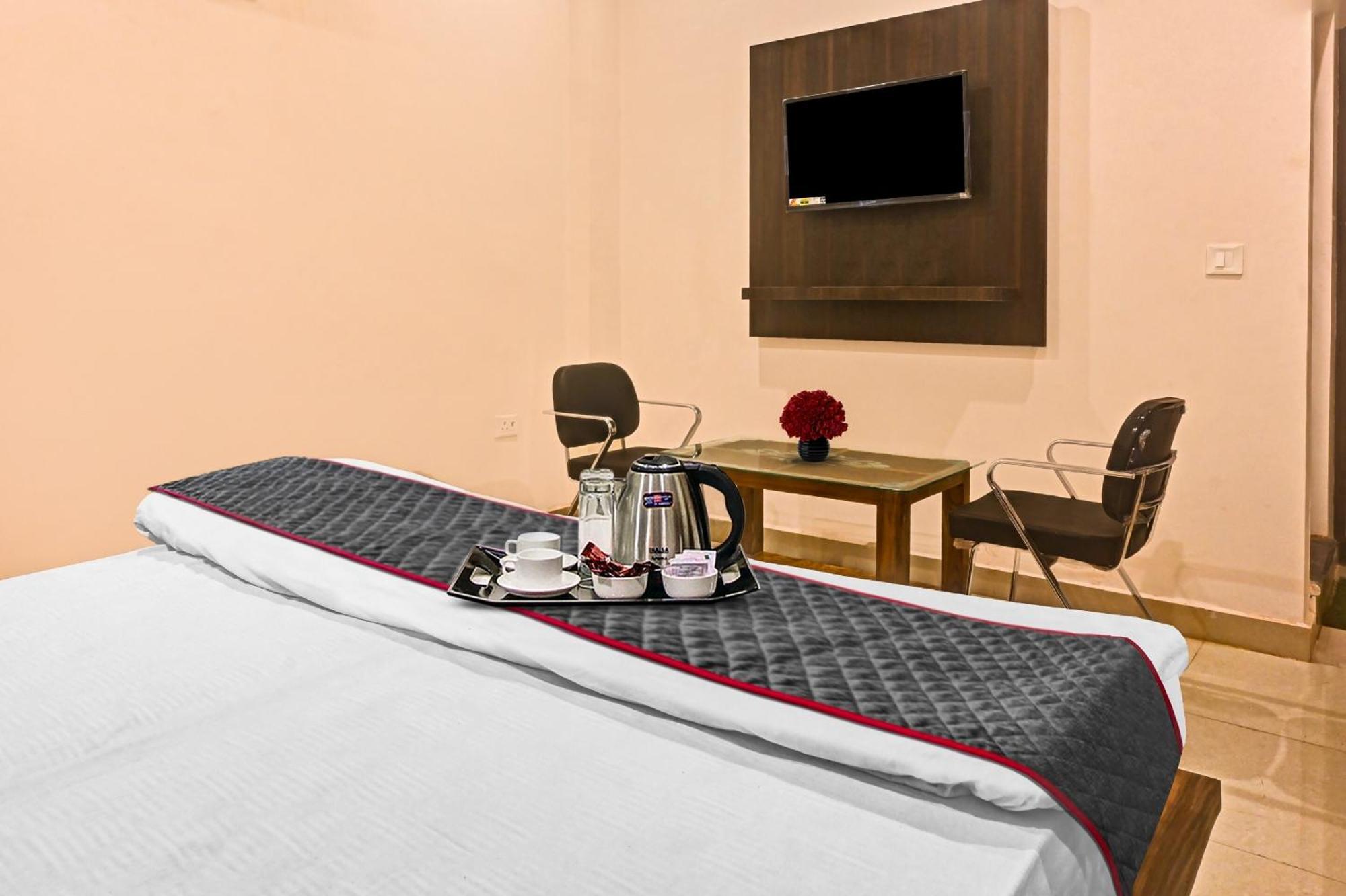 Sangam International Group Of Hotels Аллахабад Экстерьер фото